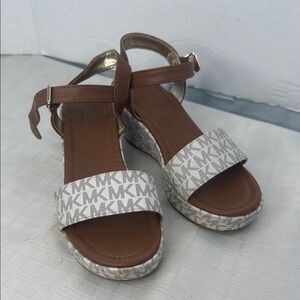 Michael Kors Vicktor sandals